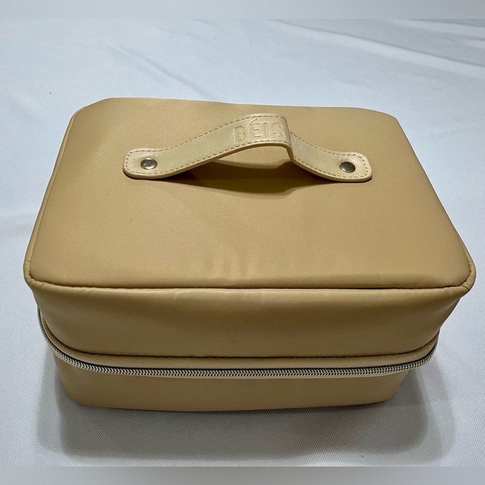 Béis Hanging Cosmetic Case